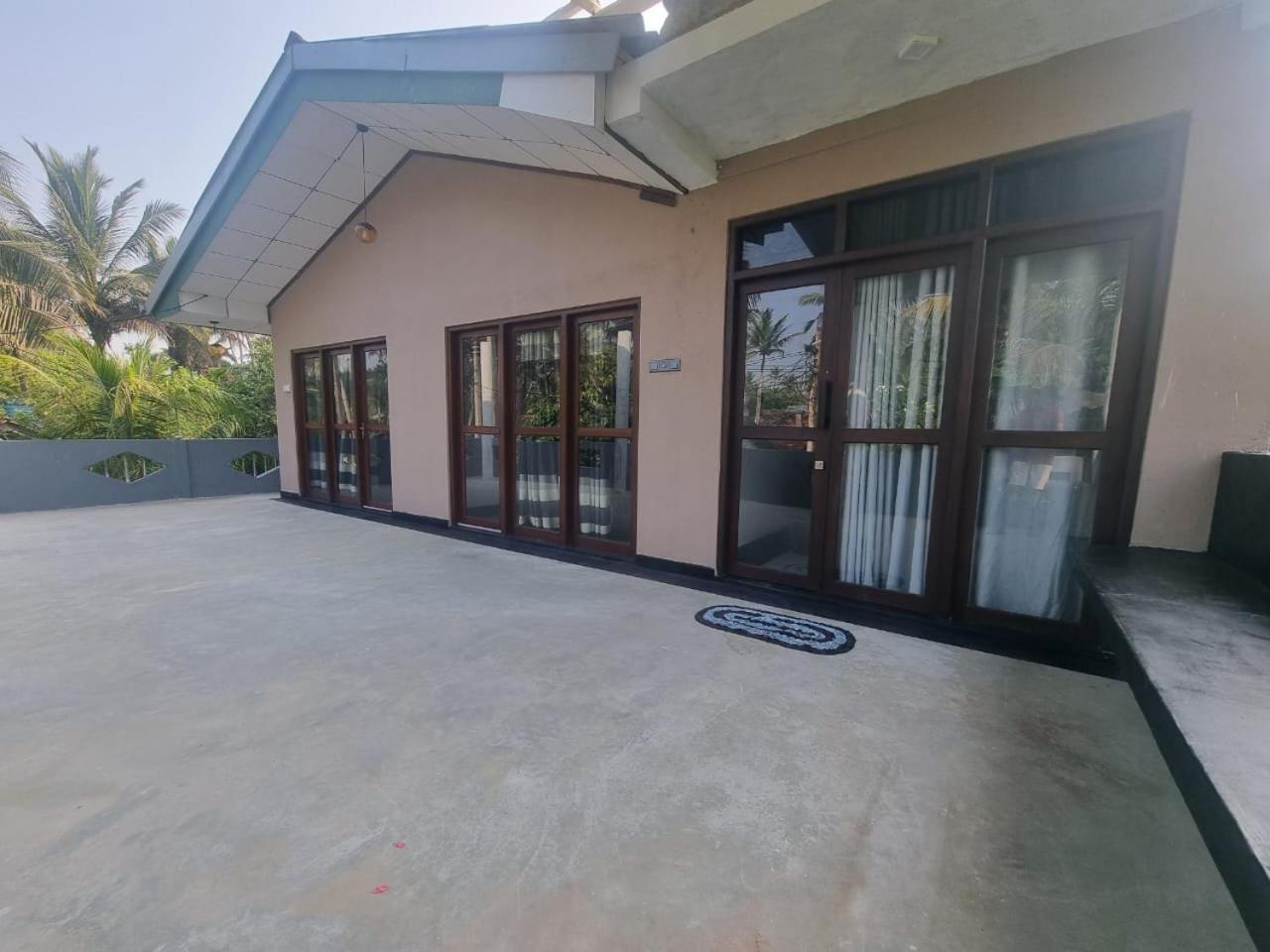 Sandil Surf House Ahangama Exterior photo